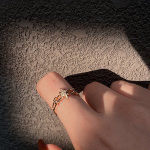 Simple star gold ring